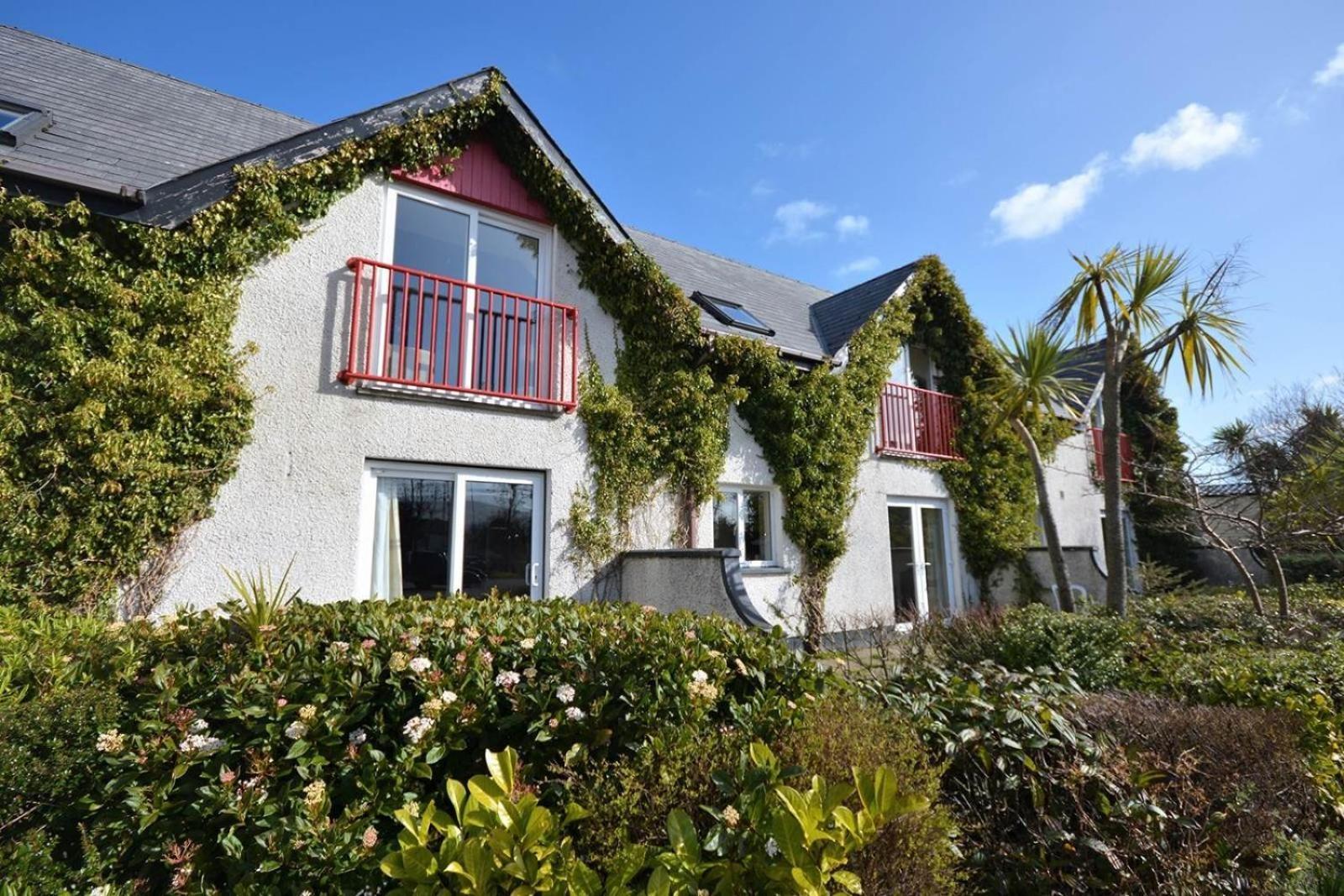 Rathlin Apartment - 2 Bedroom With Hot Tub バリーキャッスル エクステリア 写真